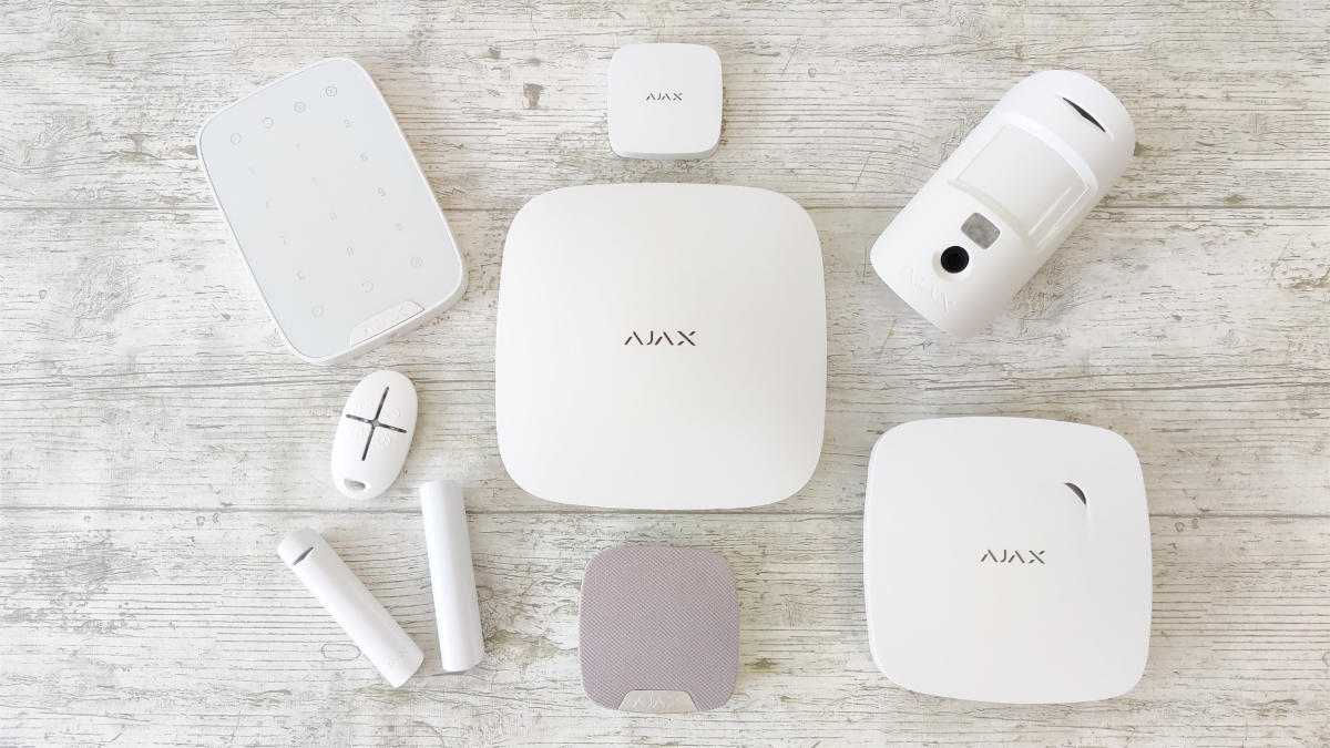 Kit de alarma Ajax: central, teclado, detectores y sirena